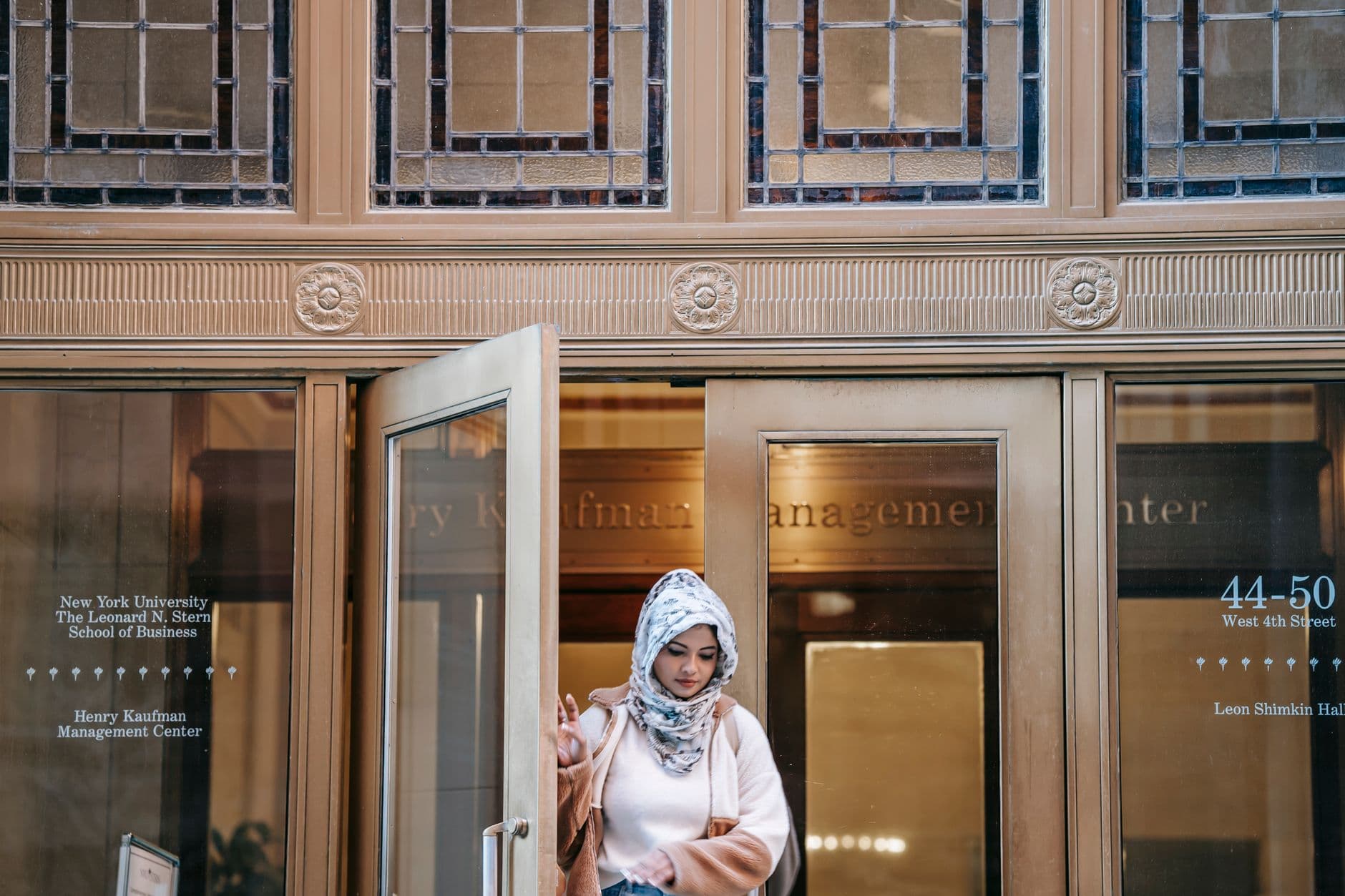 Can Mandani Stop Bibi Natanayu from Entering New York?