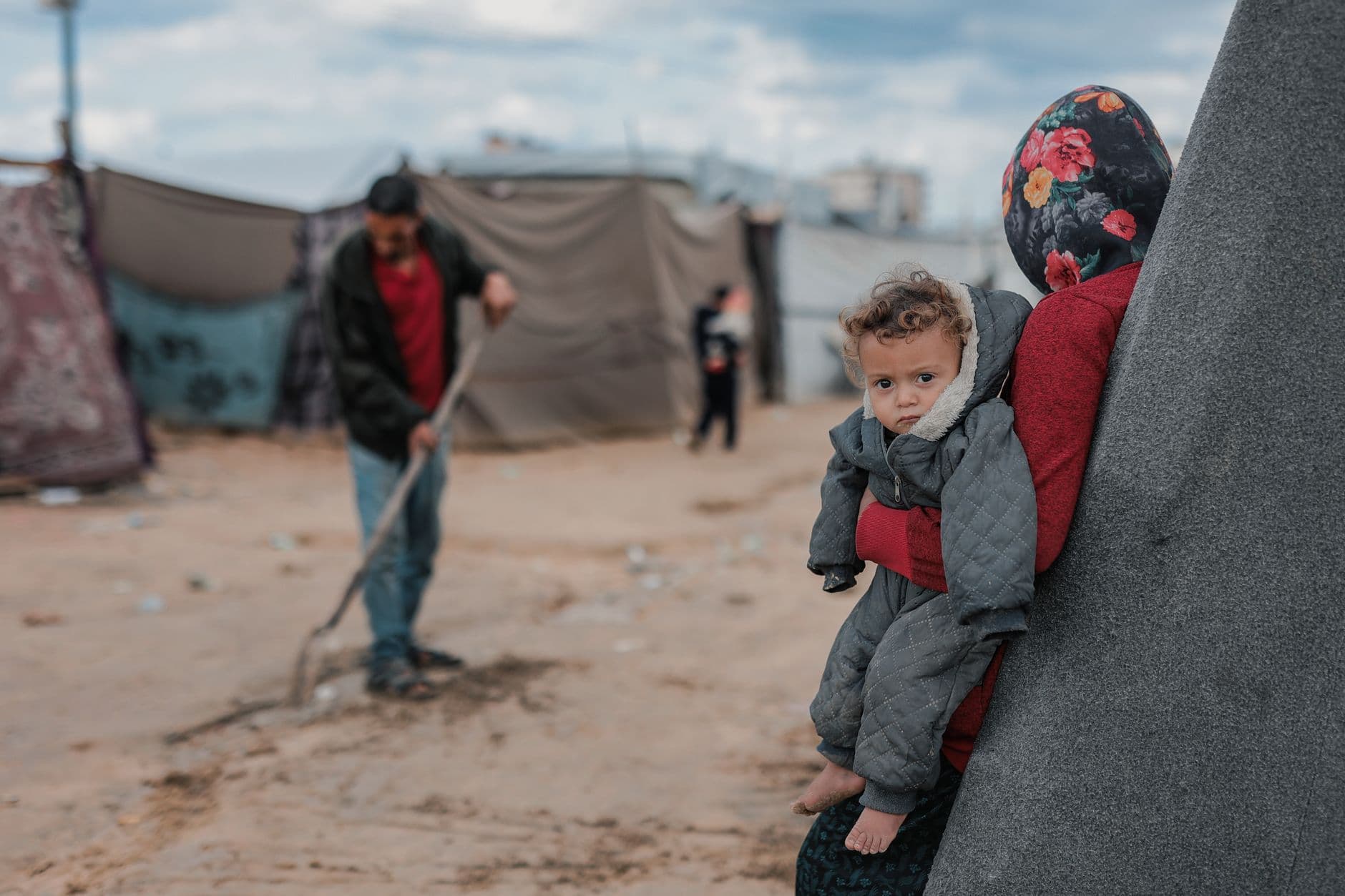 Photos: Gaza mothers endure endless lines as famine fears persist